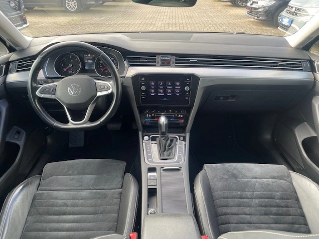 VW Passat Variant 2.0 TDI DSG Elegance,AHK,Matrix