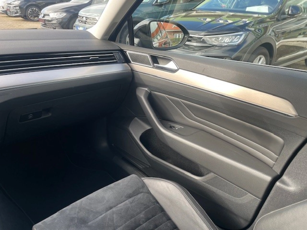 VW Passat Variant 2.0 TDI DSG Elegance,AHK,Matrix