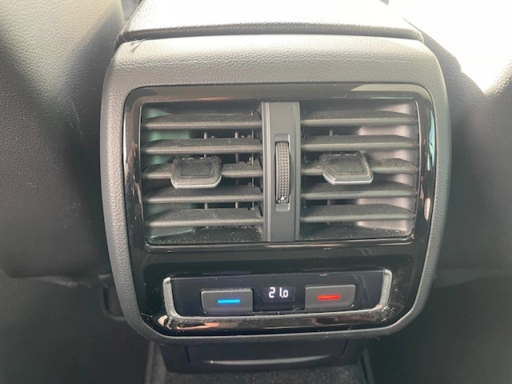 VW Passat Variant 2.0 TDI DSG Elegance,AHK,Matrix