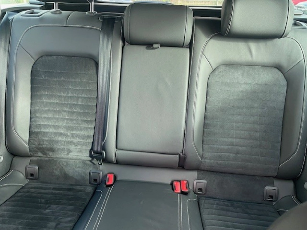 VW Passat Variant 2.0 TDI DSG Elegance,AHK,Matrix