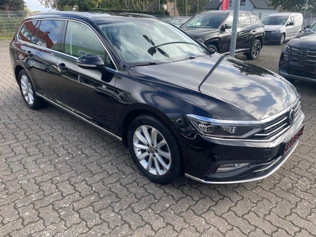 VW Passat Variant 2.0 TDI DSG Elegance,AHK,Matrix