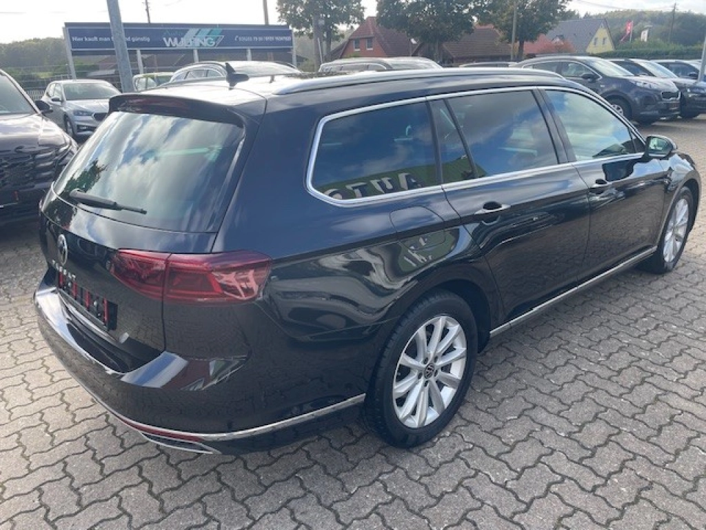 VW Passat Variant 2.0 TDI DSG Elegance,AHK,Matrix