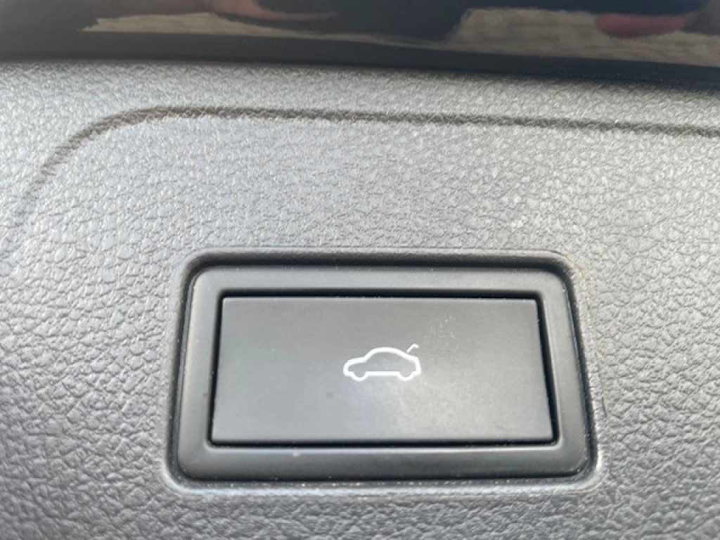VW Passat Variant 2.0 TDI DSG Elegance,AHK,Matrix