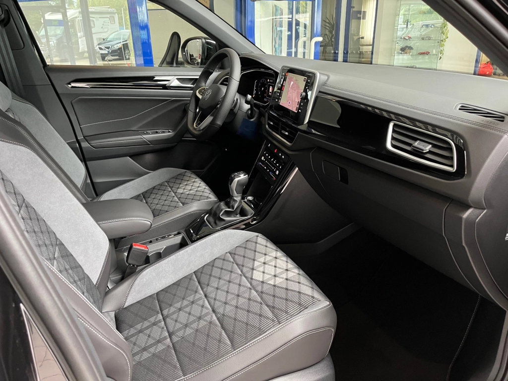 VW T-Roc R-LINE 1.5 TSI-OPF DSG IQ DRIVE, AHK
