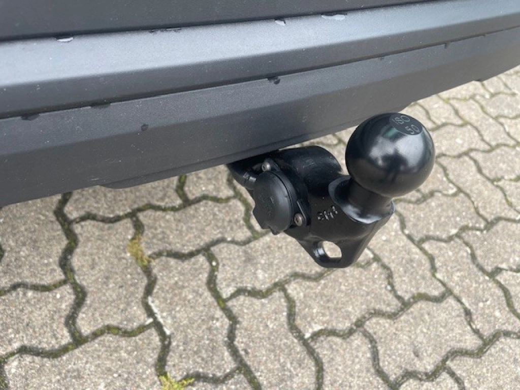 Skoda Karoq 1.5 TSI DSG+AHK+RFK+ACC+Navi+el.Heckkl.++