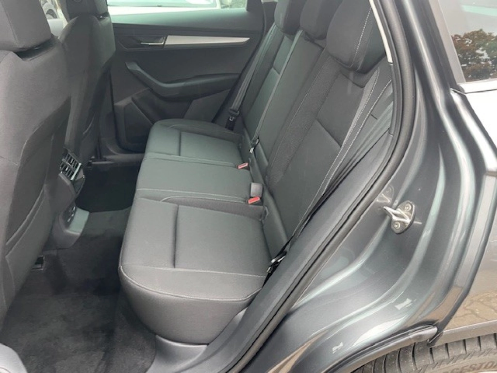 Skoda Karoq 1.5 TSI DSG+AHK+RFK+ACC+Navi+el.Heckkl.++