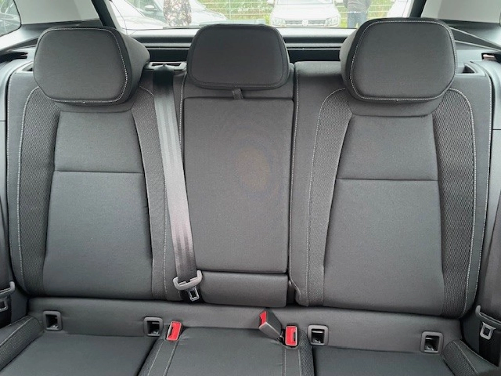 Skoda Karoq 1.5 TSI DSG+AHK+RFK+ACC+Navi+el.Heckkl.++