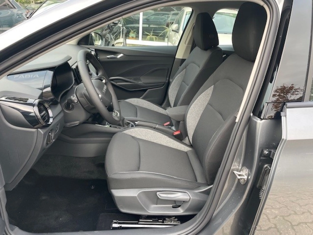 Skoda Fabia 1.0 TSI Essence,Sitzheiz,GRA,PDC,LED-SW