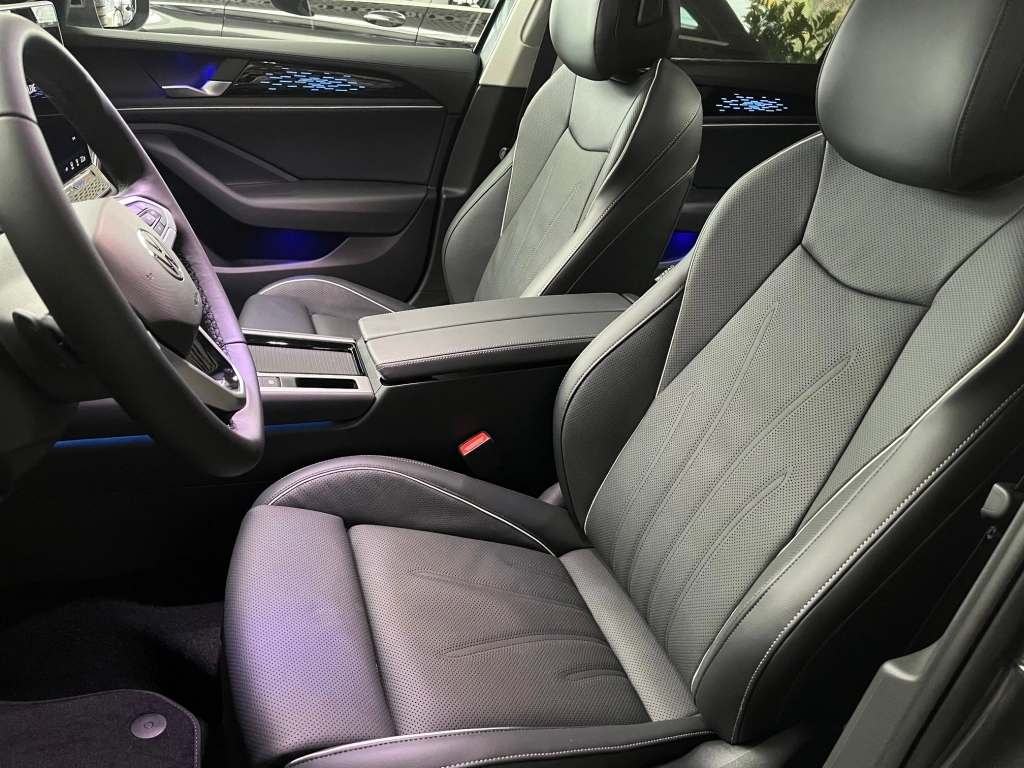 VW Passat Variant 2.0 TDI DSG Elegance,Leder,Sound