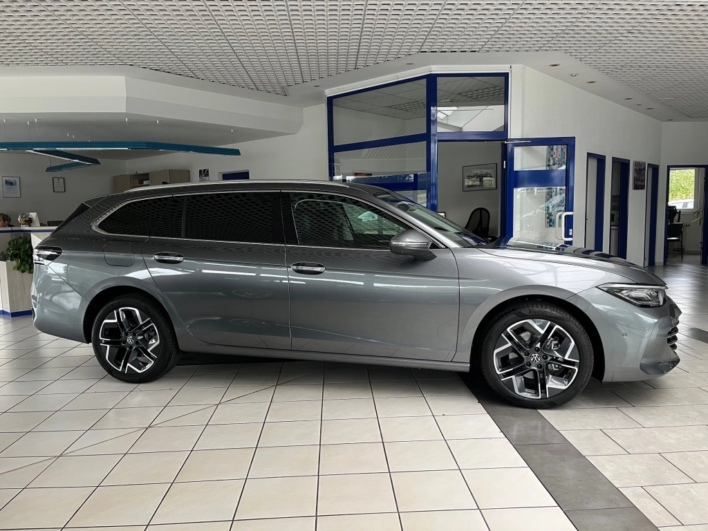 VW Passat Variant 2.0 TDI DSG Elegance,Leder,Sound