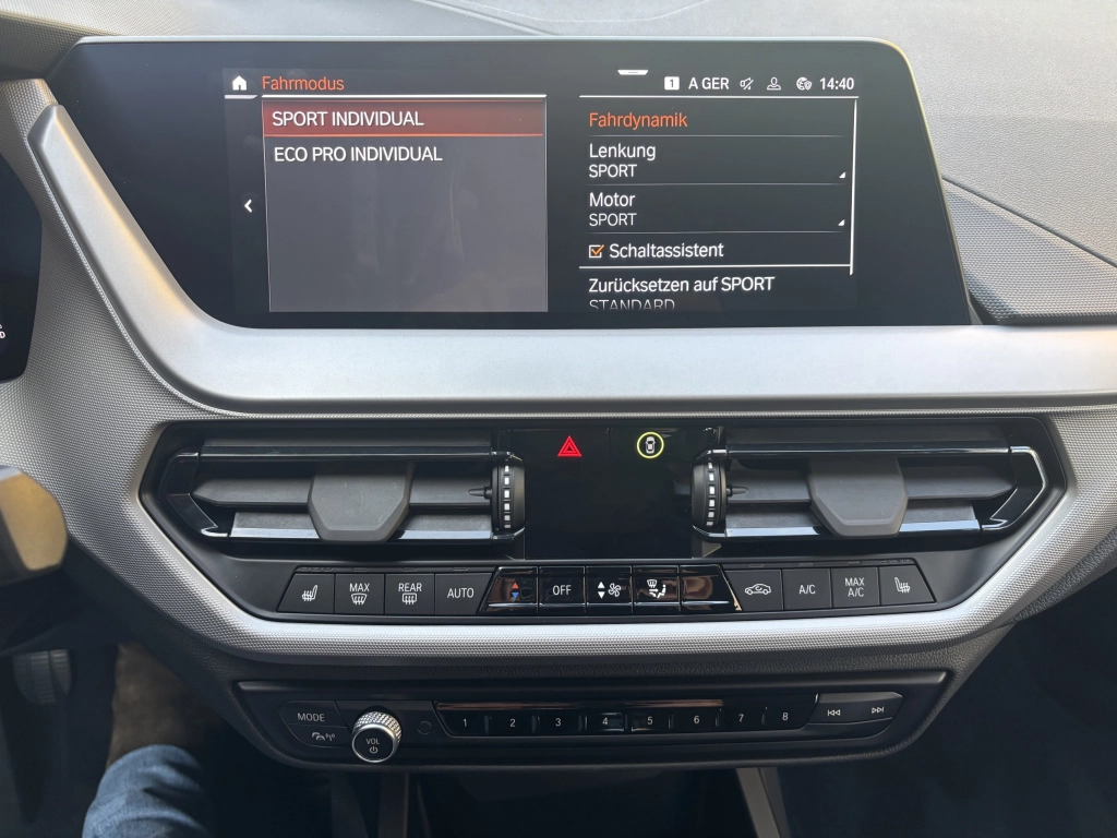 BMW 118 i Advantage Navi LED PDC Temp. + Limiter DAB