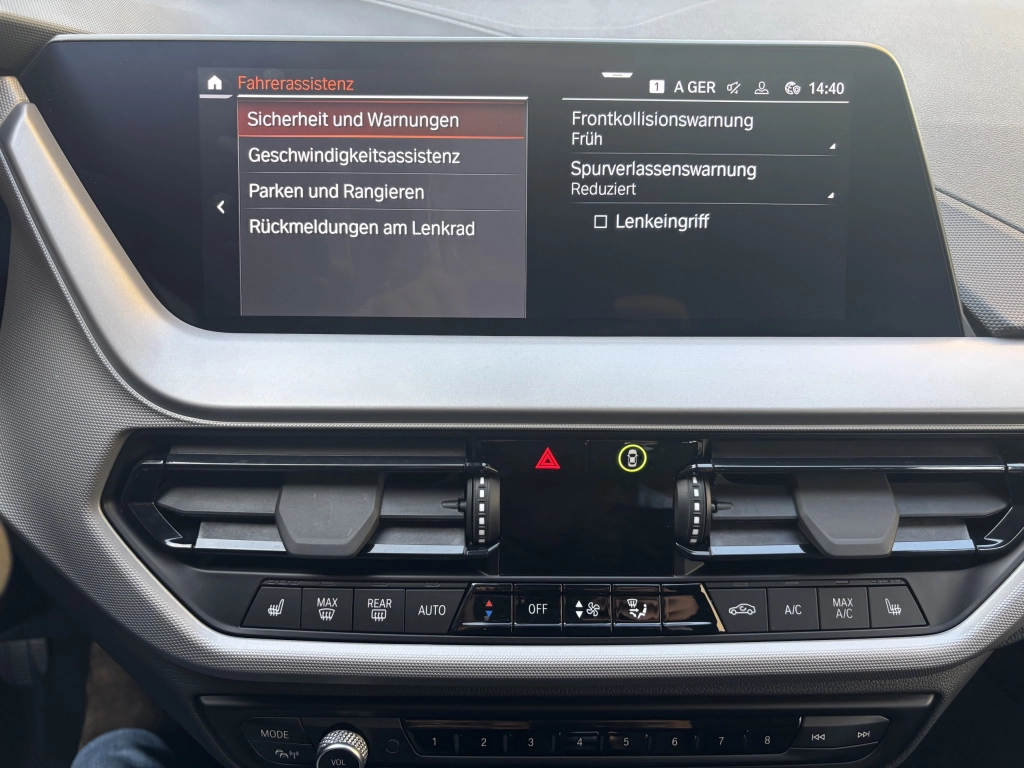 BMW 118 i Advantage Navi LED PDC Temp. + Limiter DAB