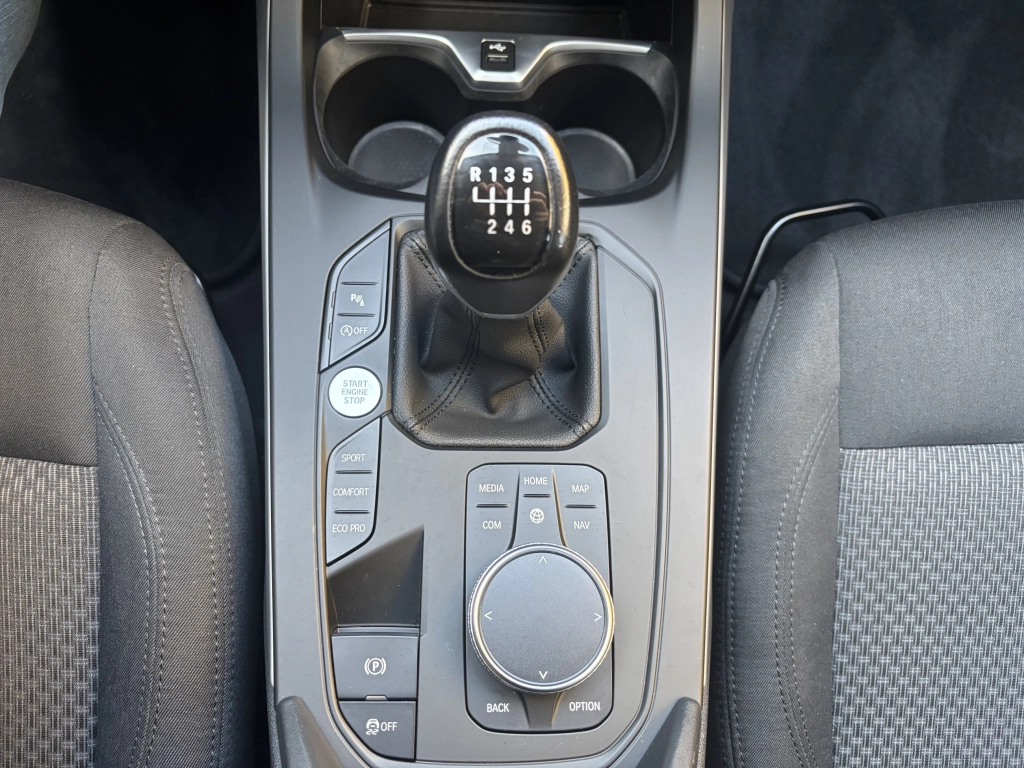 BMW 118 i Advantage Navi LED PDC Temp. + Limiter DAB