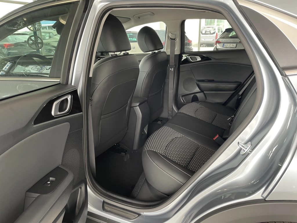 Kia XCeed MJ 25 1.5 T-GDI DCT Navi LED PDC v+h Kamera 