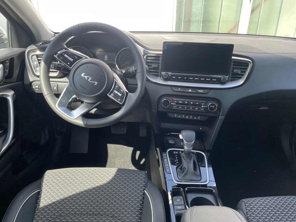 Kia XCeed MJ 25 1.5 T-GDI DCT Navi LED PDC v+h Kamera 