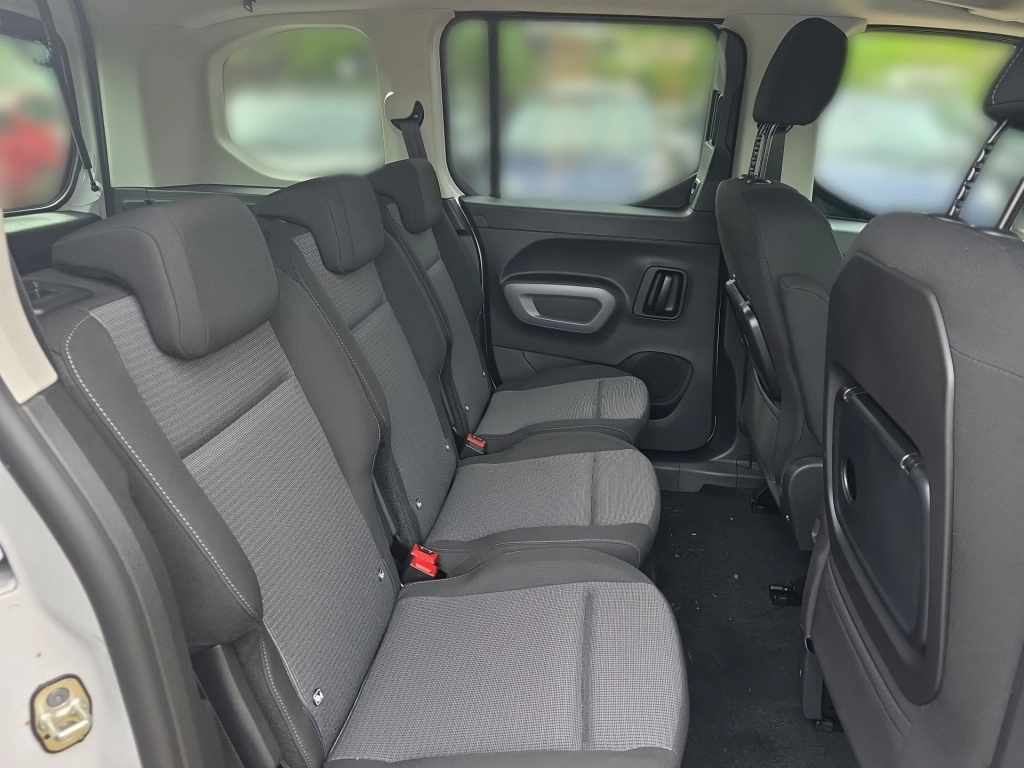 Toyota Proace City Proace City Verso L1 5-türig Team D 1,2-l-Turbo 81 Kw (110 PS) Start/Stop 6-Gang-Schaltgetriebe