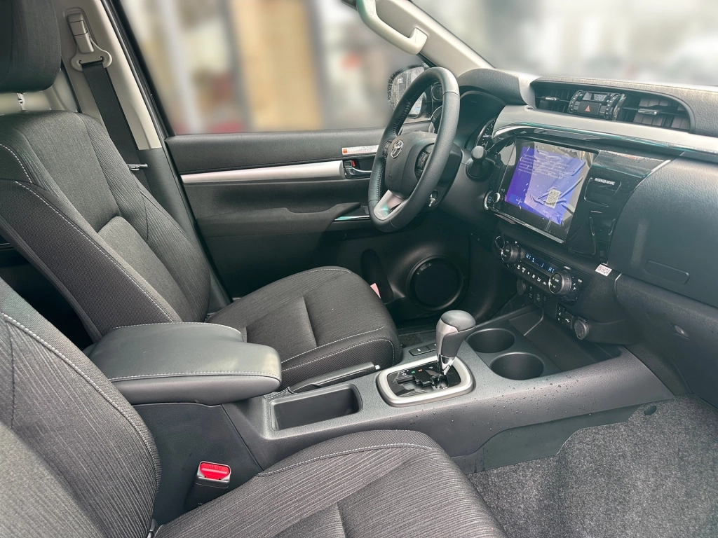 Toyota Hilux Double Cab Comfort 2,4-l-D-4D, 110 kW (150 PS) 6-Stufen-Automatikgetriebe 4x4
