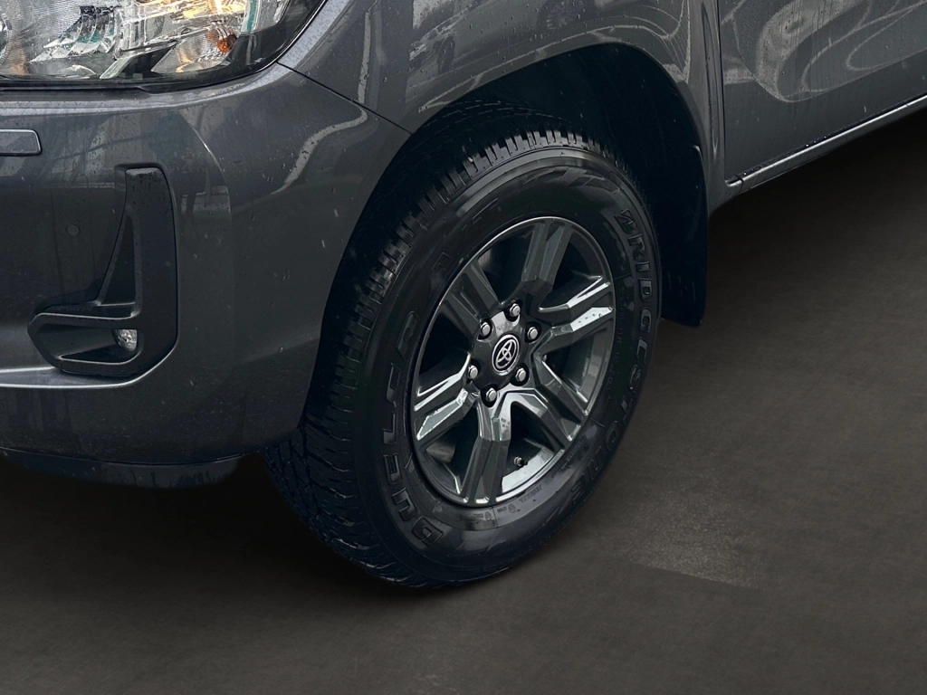 Toyota Hilux Double Cab Comfort 2,4-l-D-4D, 110 kW (150 PS) 6-Stufen-Automatikgetriebe 4x4