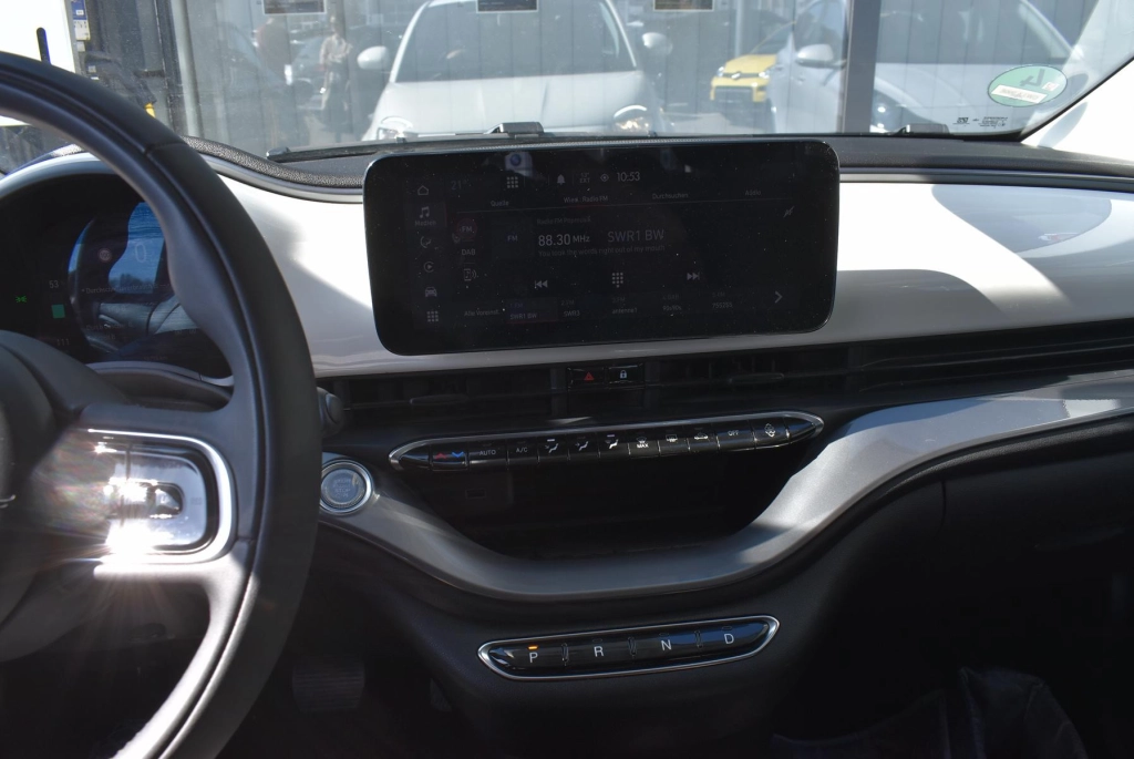 Fiat 500e 3+1 | 42kWh | Spurhalteassistent | CarPlay | Tempomat