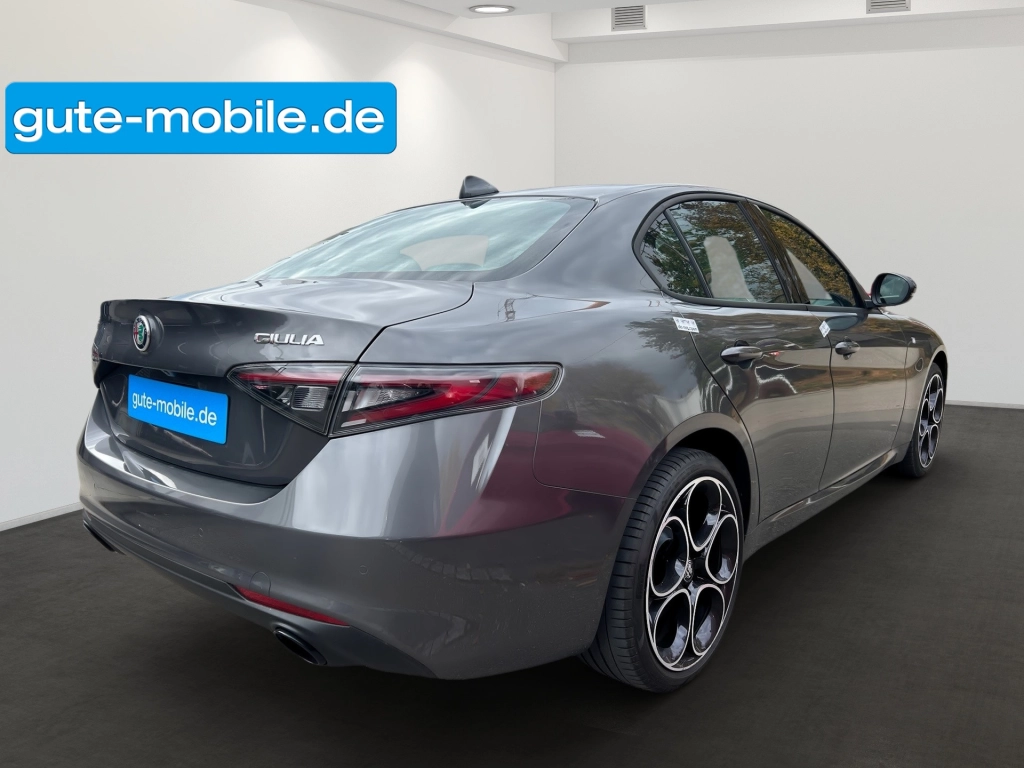 Alfa Romeo Giulia Ti Q4 H&K / Kamera / Allrad / MATRIX