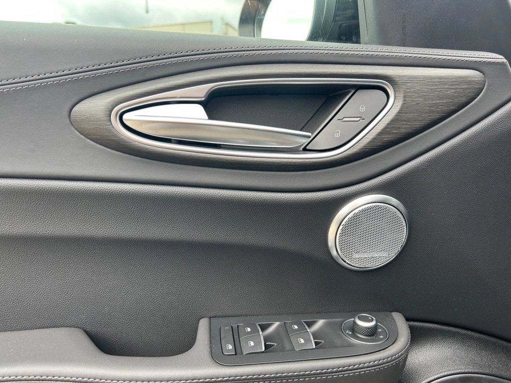 Alfa Romeo Giulia Ti Q4 H&K / Kamera / Allrad / MATRIX