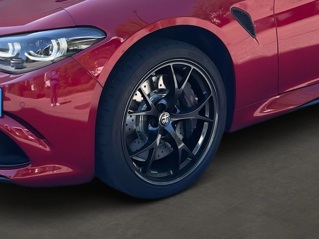 Alfa Romeo Giulia Quadrifoglio 2.9 V6 520PS / H&K  