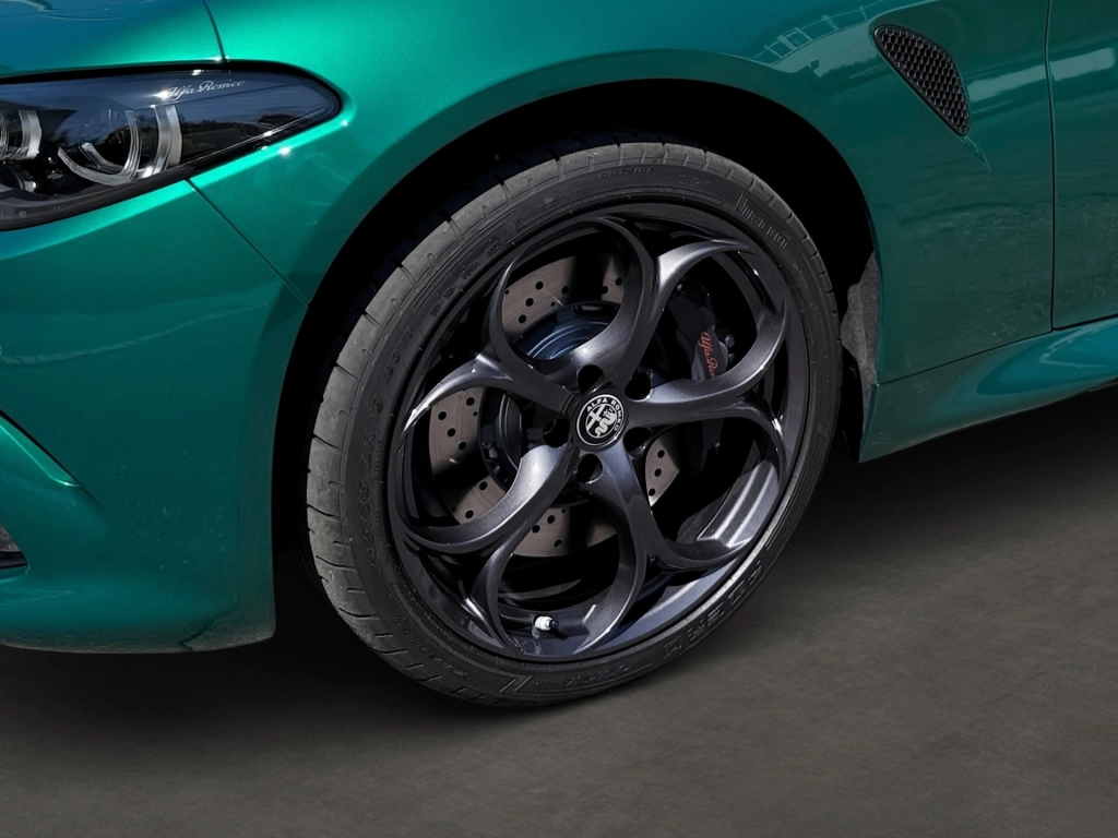 Alfa Romeo Giulia Quadrifoglio 2.9 V6 520PS / H&K  