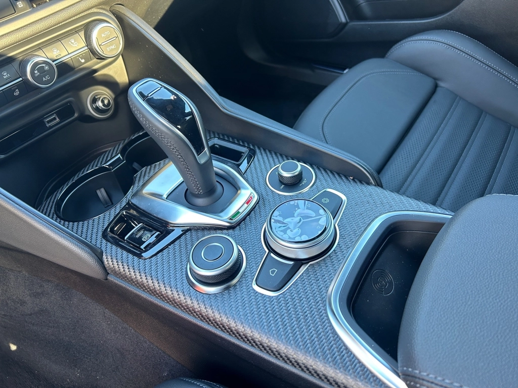 Alfa Romeo Giulia 2.9 V6 Bi-Turbo AT8 Quadrifoglio