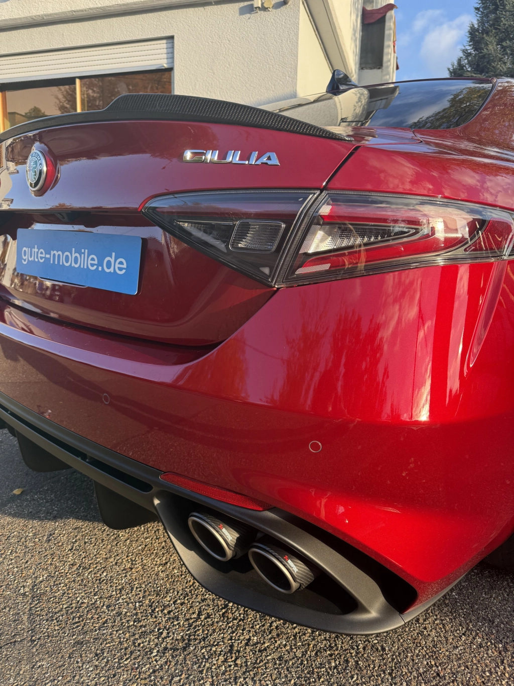 Alfa Romeo Giulia Quadrifoglio 520PS RB/SPARCO / ACRAPOVIC 
