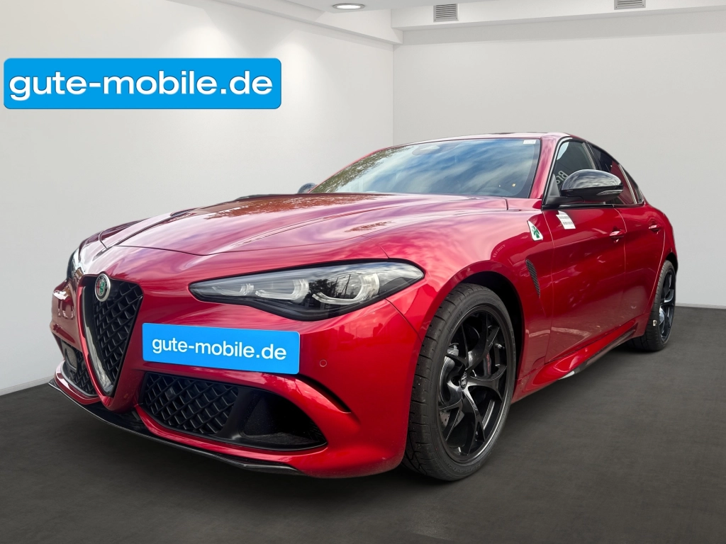 Alfa Romeo Giulia Quadrifoglio 520PS /SPARCO / ACRAPOVIC 