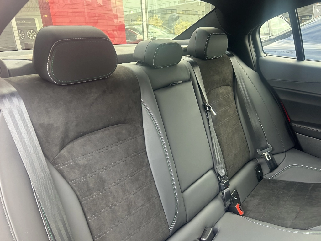 Alfa Romeo Giulia Quadrifoglio 520PS /SPARCO / ACRAPOVIC 