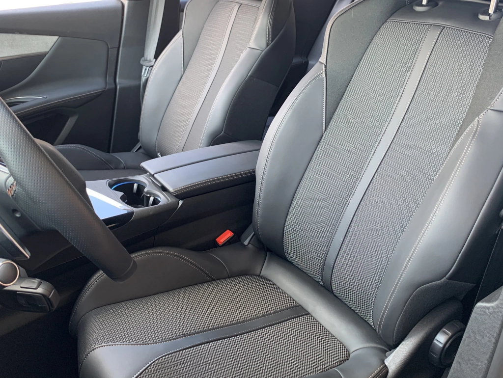 Peugeot 3008 GT 1.5 BlueHDi| SHZ| ACC| LED