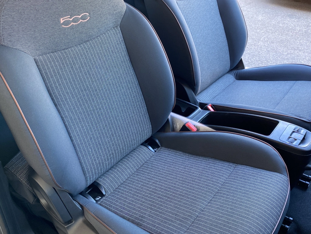 Fiat 500e ICON 42 kWh 118PS |DAB |PDC hinten| Carplay