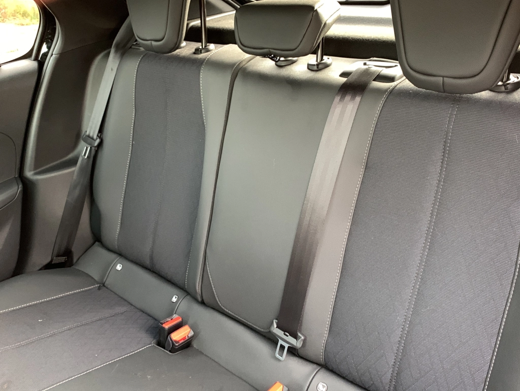 Opel Corsa 1.2| 74kW| Elegance | SHZ| PDC| CarPlay 