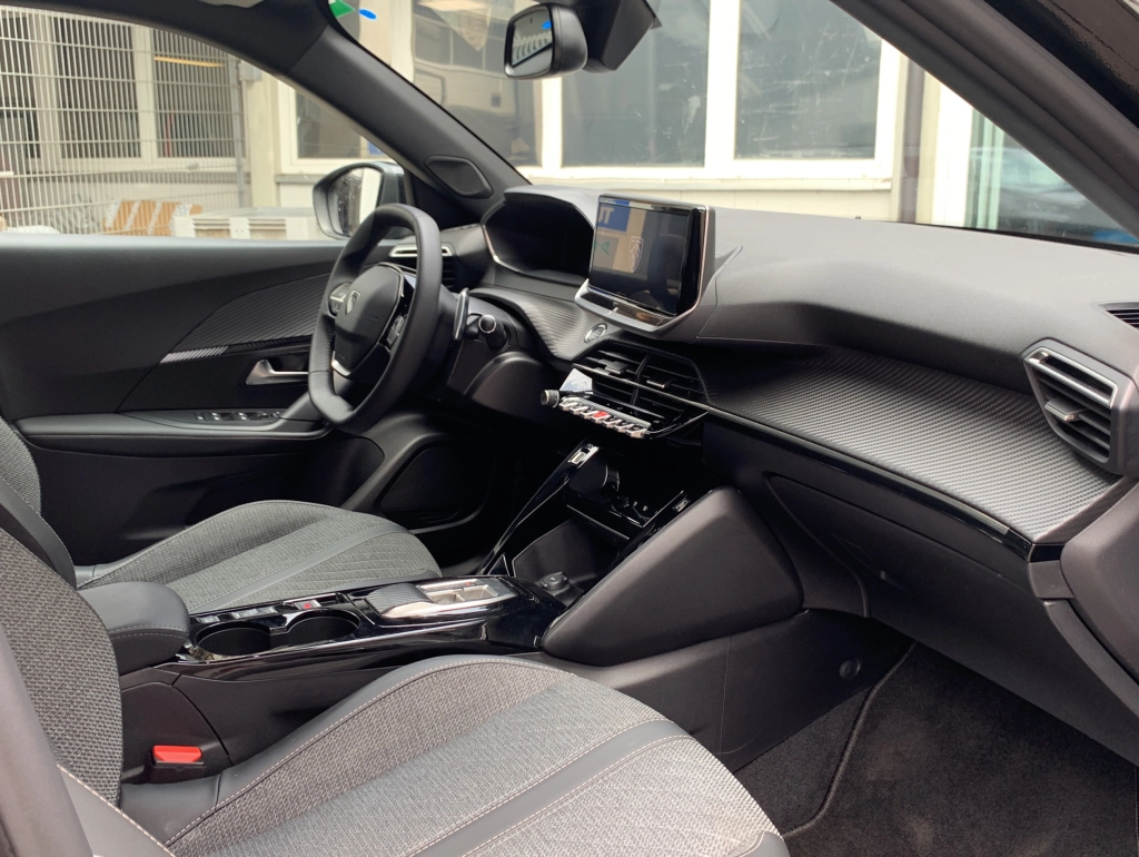 Peugeot 2008 Allure|NAVI|360° KAMERA|SHZ|ACC|CARPLAY