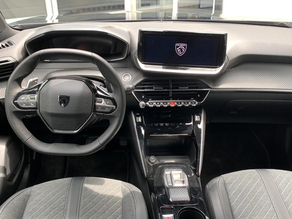 Peugeot 2008 Allure|NAVI|360° KAMERA|SHZ|ACC|CARPLAY