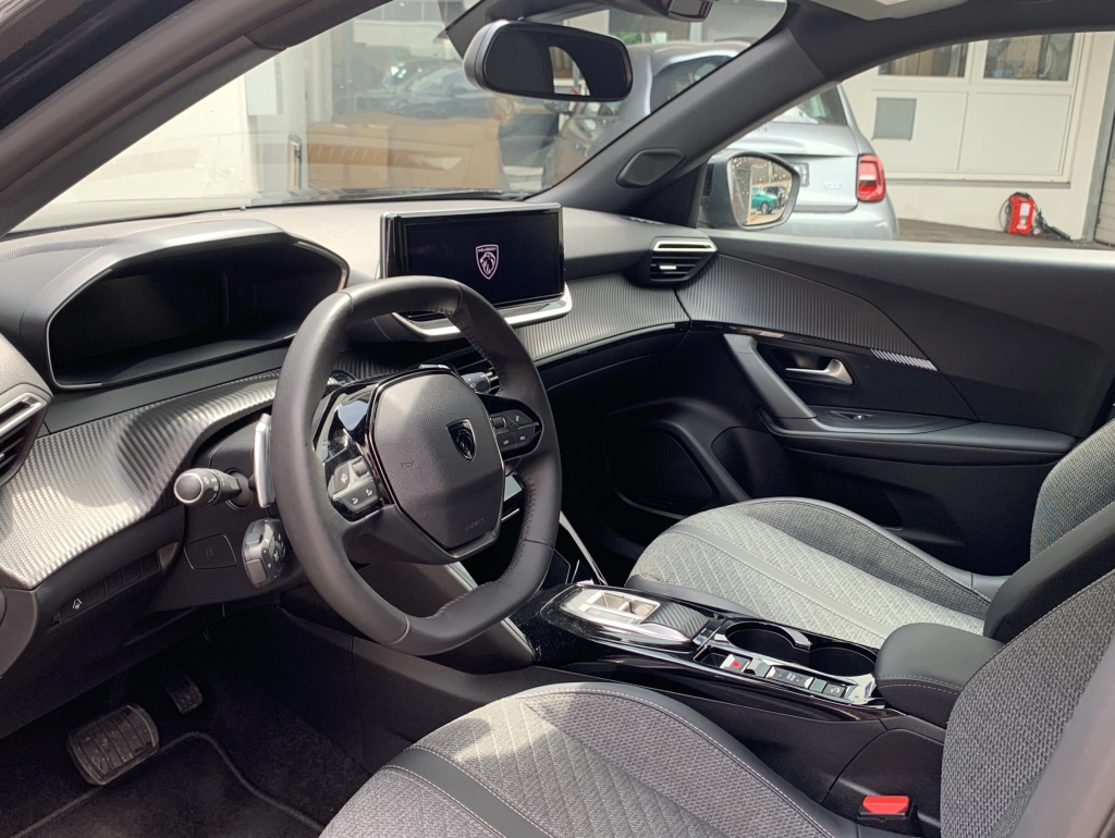 Peugeot 2008 Allure|NAVI|360° KAMERA|SHZ|ACC|CARPLAY