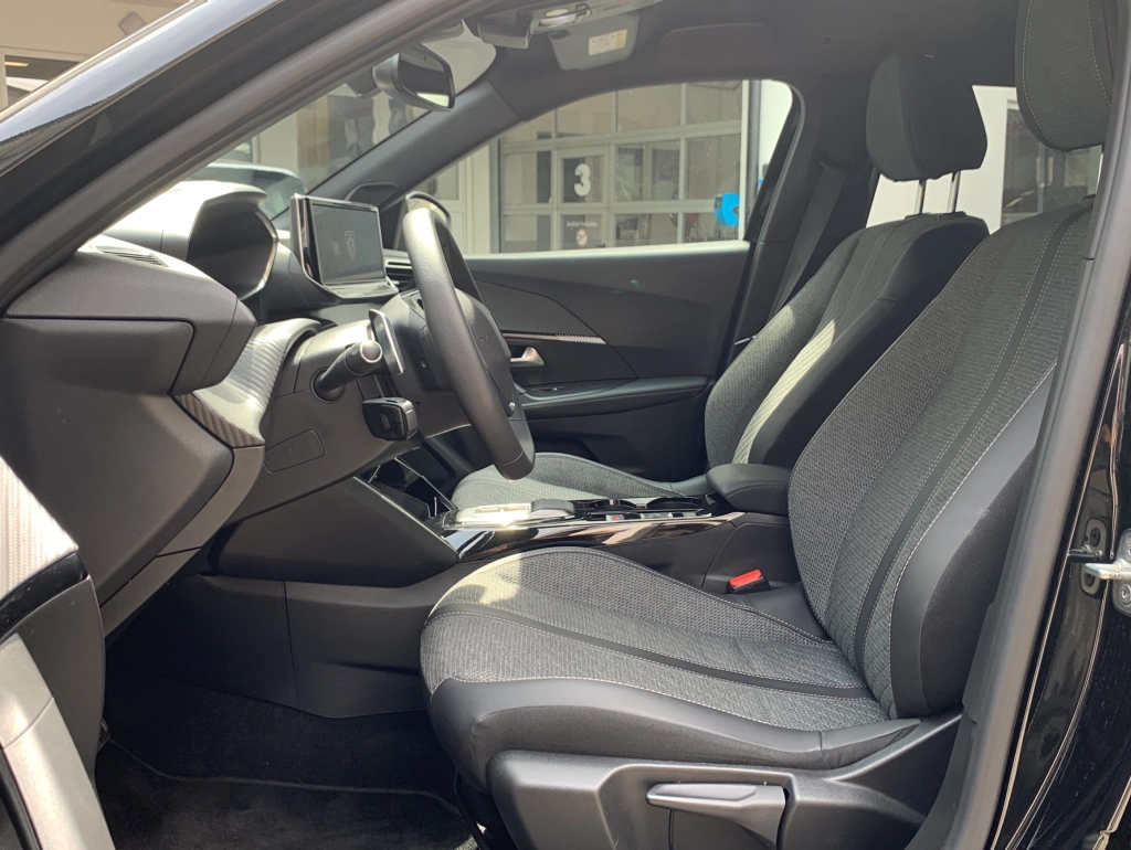 Peugeot 2008 Allure|NAVI|360° KAMERA|SHZ|ACC|CARPLAY