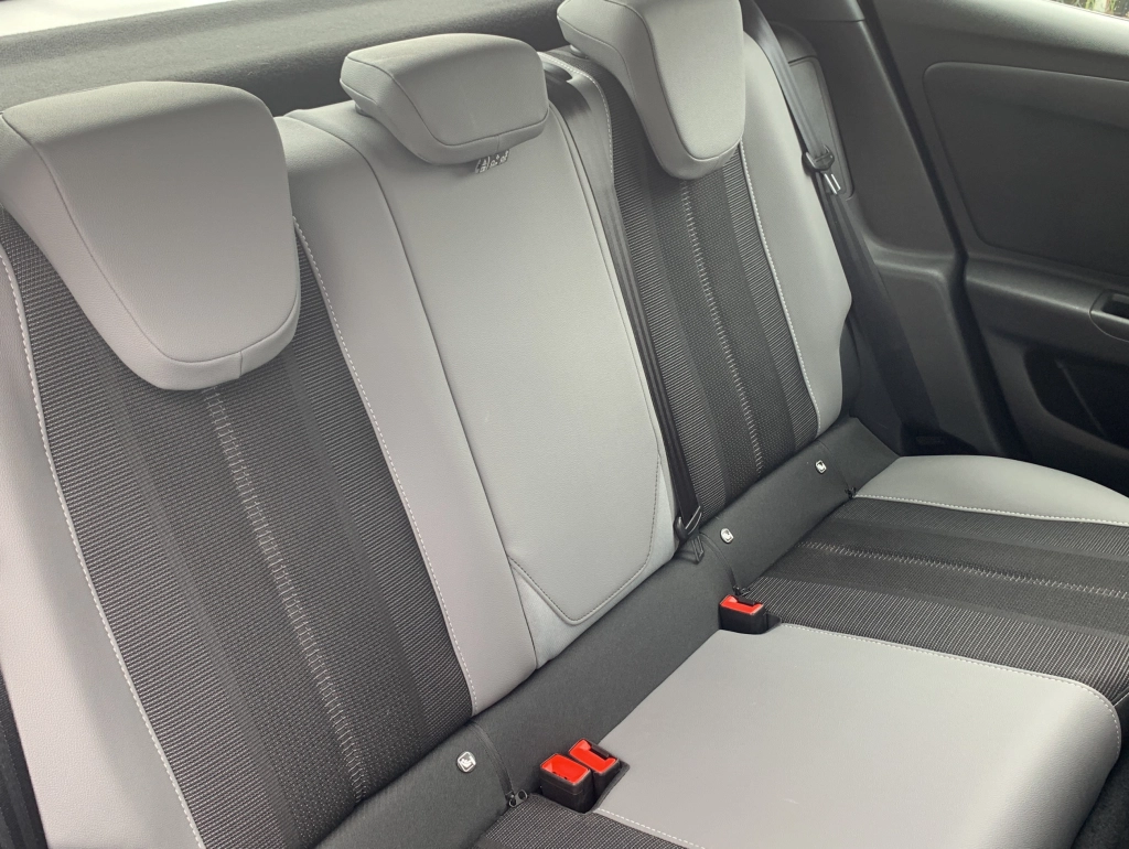 Opel Mokka-e Elegance 100kW | CarPlay | PDC | LED