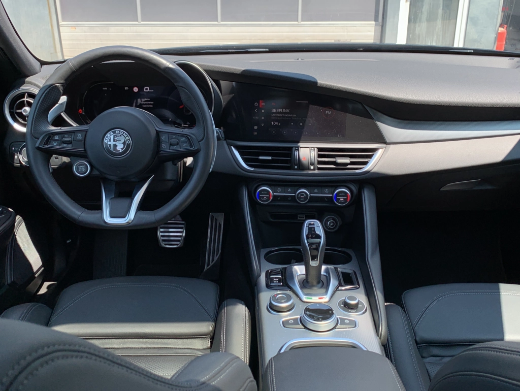 Alfa Romeo Giulia 2.0 Turbo Veloce MATRIX|PANO|CARPLAY