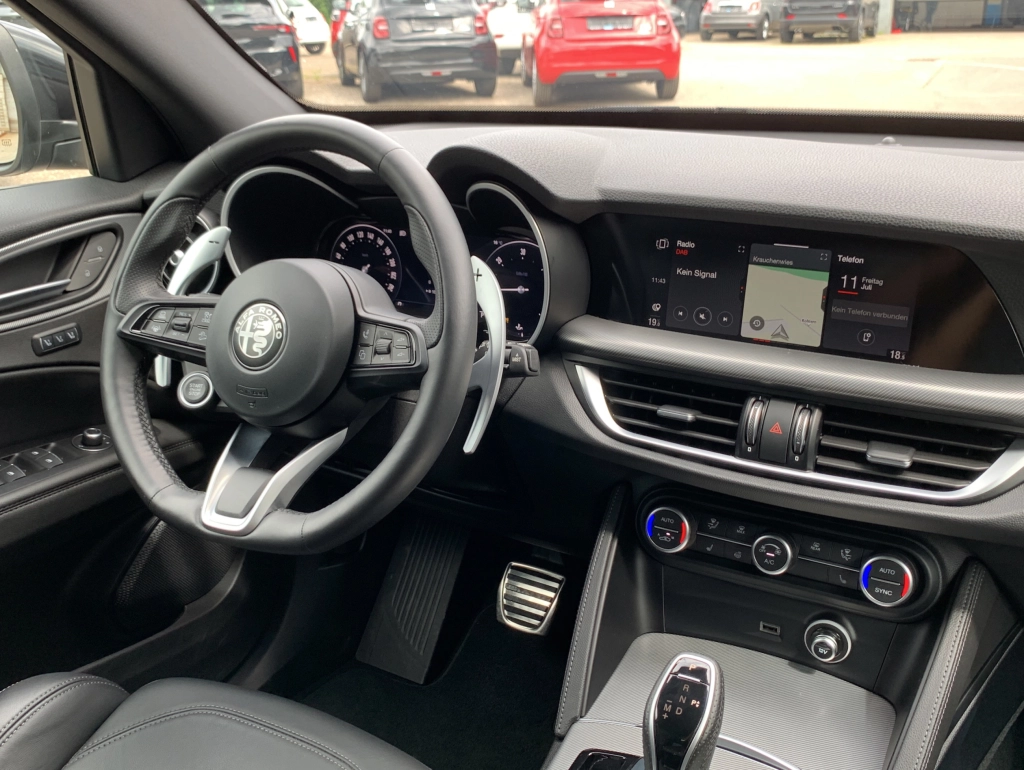 Alfa Romeo Stelvio 2.2 Diesel Veloce 21 Zoll | ACC | MATRIX