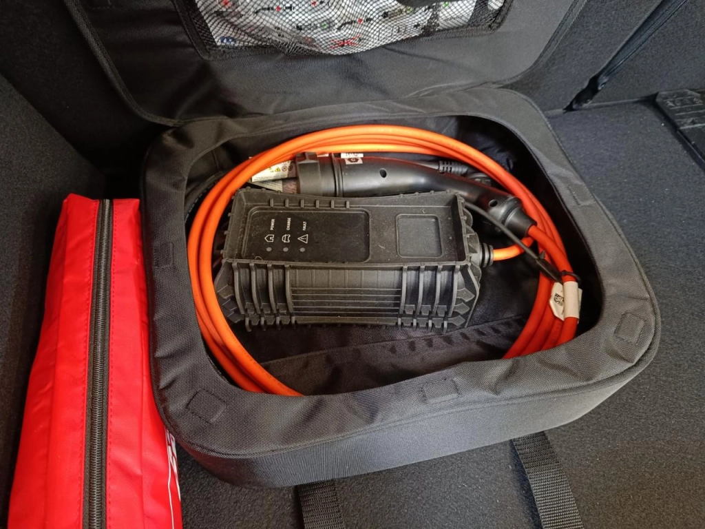 Opel Corsa eElegance 100KW| PDC| Isofix| LED| Carplay