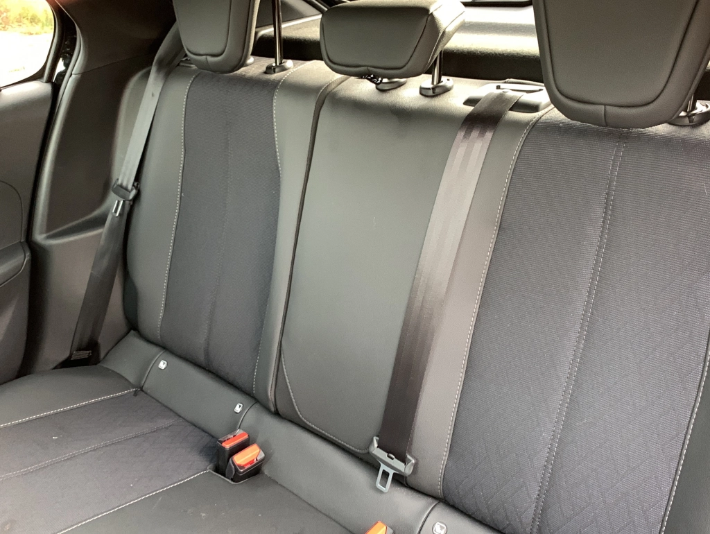 Opel Corsa 1.2| 74kW| Elegance | SHZ| PDC| CarPlay 