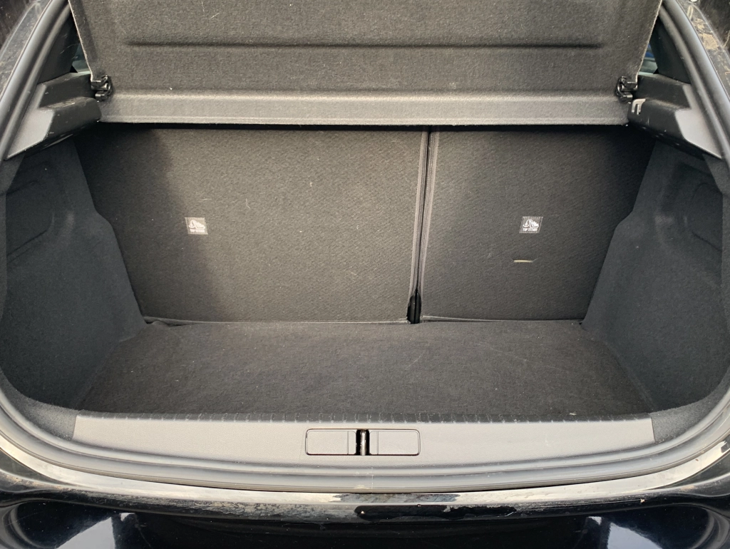 Opel Corsa 1.2| 74kW| Elegance | SHZ| PDC| CarPlay 