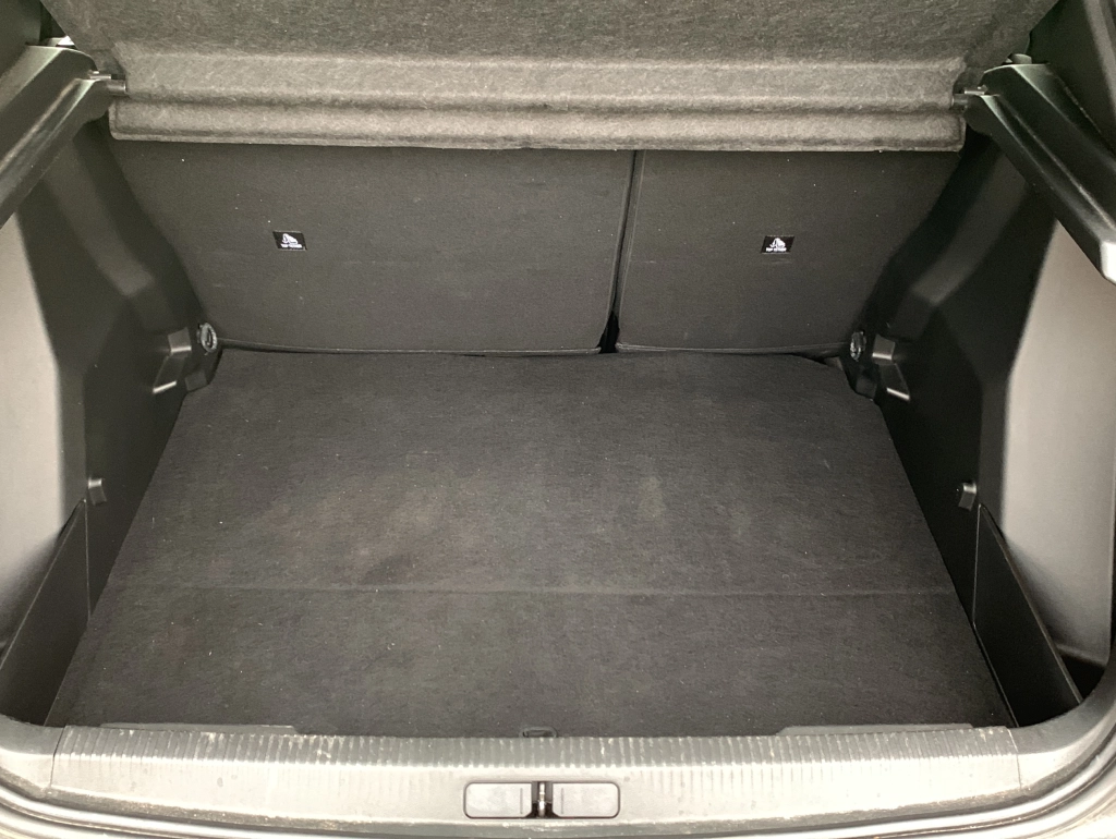 Peugeot 2008 e- Active (100 kW) 136PS| Bluetooth| DAB
