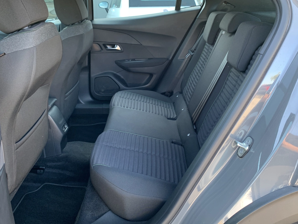 Peugeot E-2008 Active (115kW)| PDC| CarPlay| DAB| 