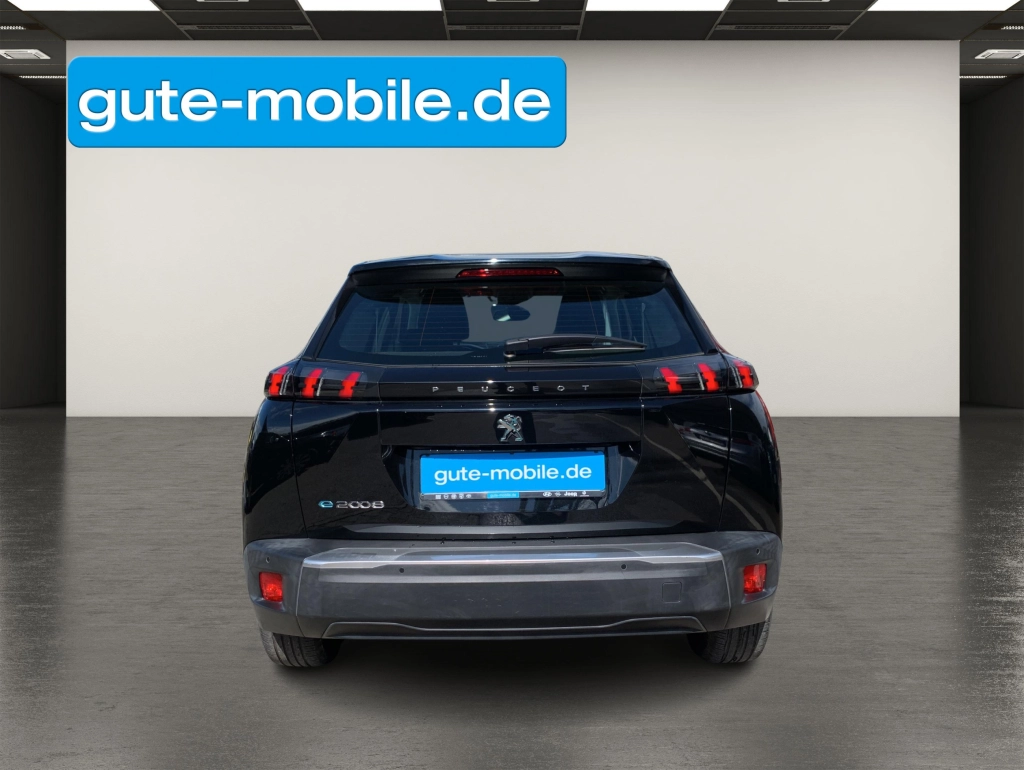 Peugeot 2008 -e Active Pack | LED| PDC hinten| CARPLAY