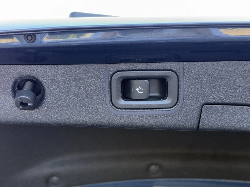 Mercedes-Benz A 180 7G-DCT Progressive / AHK / LED / RFK 