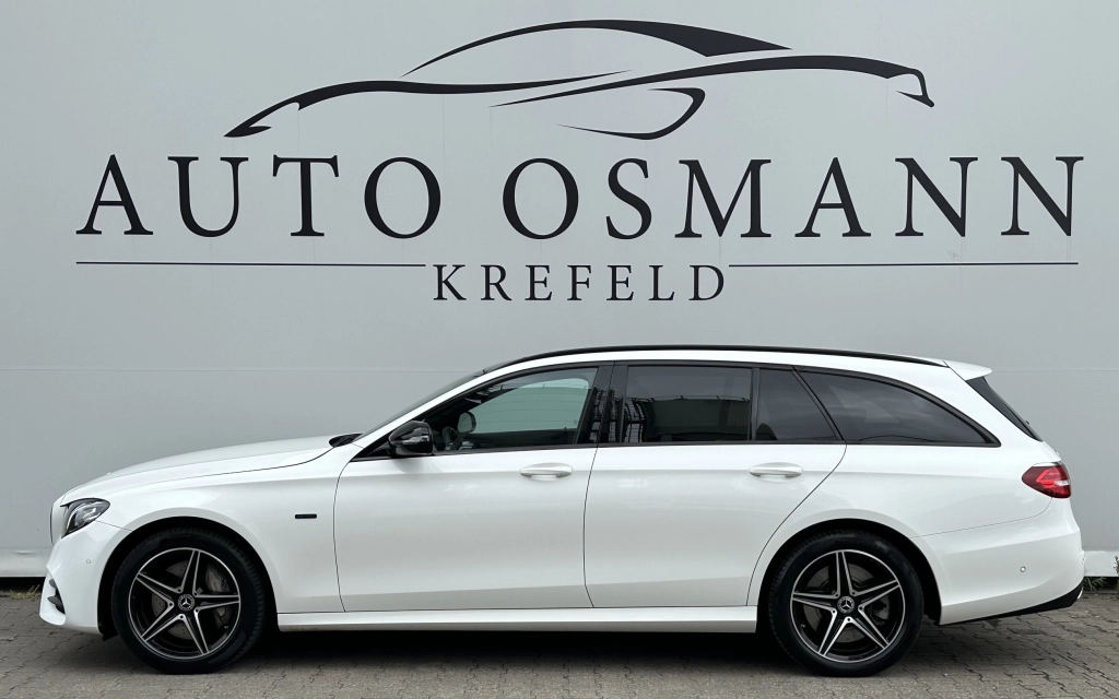 Mercedes-Benz E 300 de T 9G-TRONIC AMG Line /PANO / Burmester
