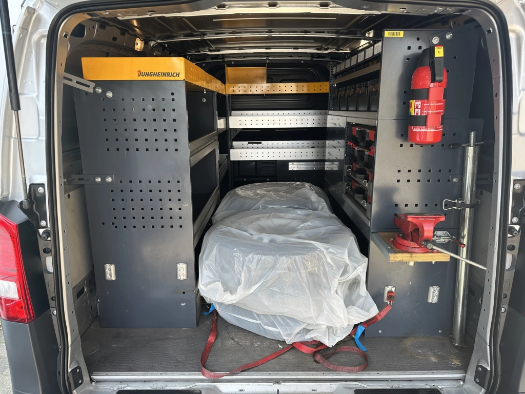 Mercedes-Benz Vito 111 CDI Lang / Standheizung / Regalsystem 